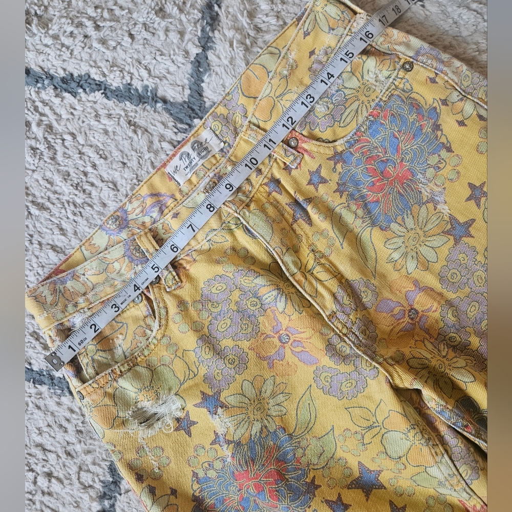 Free People Alani Printed Cutoff Bermuda Shorts Size 28 - Picture 4 of 6